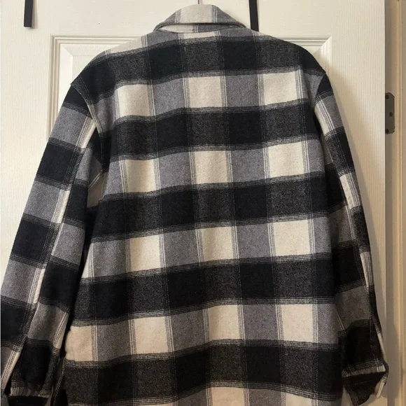 Shacket - Picture 4 of 4